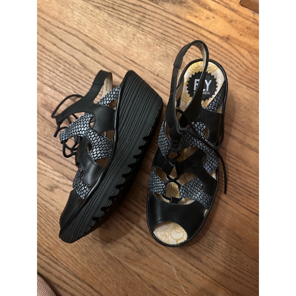 Fly London Black Strappy Women's Sandals